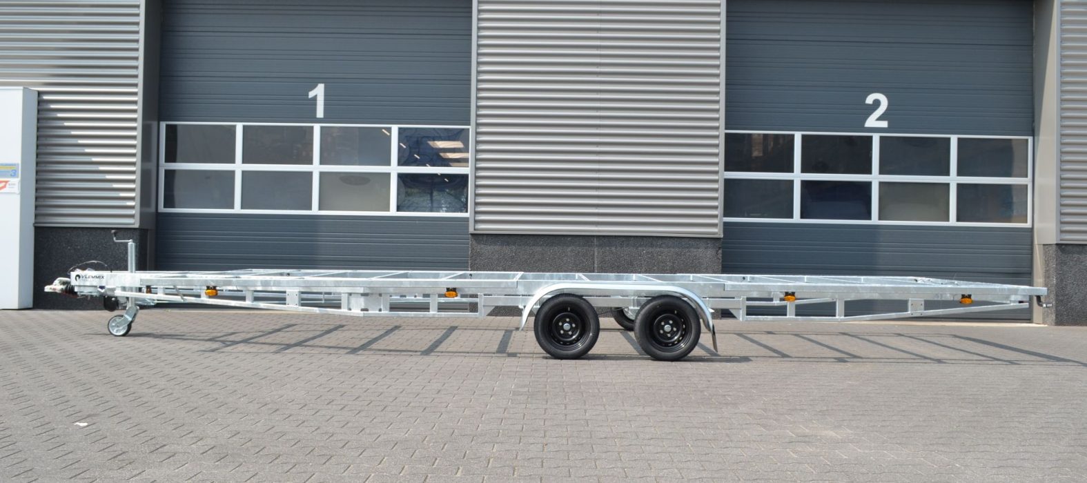 tiny-house-trailer-plateau-2-assen-vlemmix-zijkant