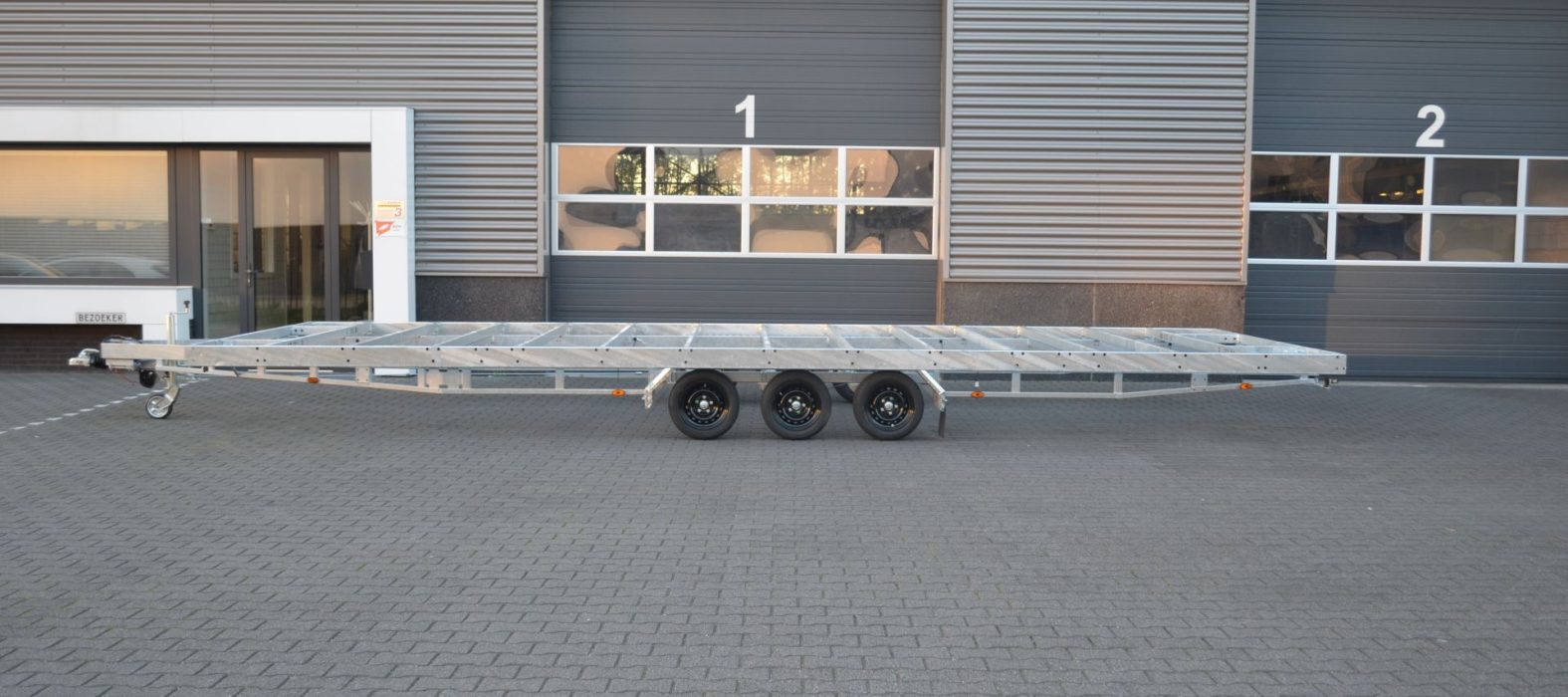 detachable-tiny-house-trailer-opbouw-3-meter-breed-zijkant